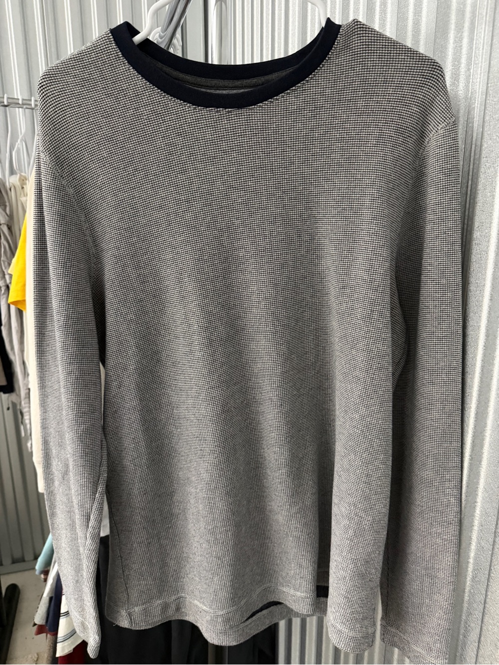 Banana Republic Men's Long Sleeve Gray Crewneck Thermal Shirt with Black Trim